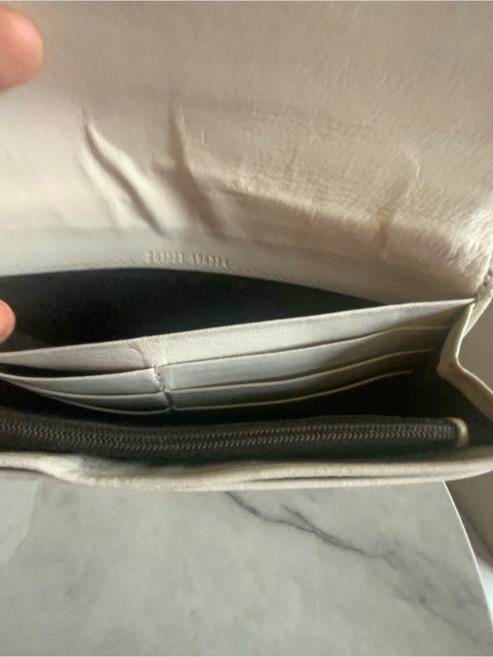Gucci Ivory Guccissima long wallet - Picture 7 of 15